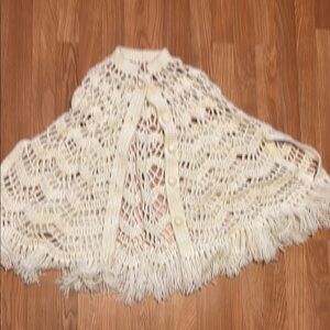 Vintage 70’s-Handmade white Crochet Buttoned Poncho